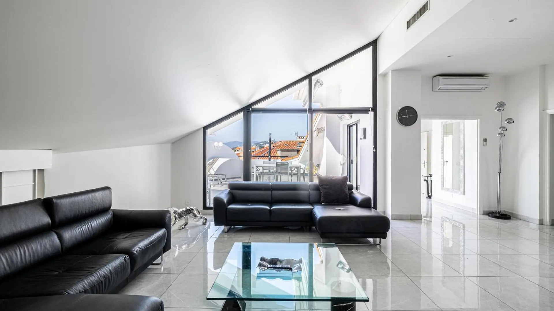Apartment Luxury Penthouse 120 M2 In The Heart Of Cannes