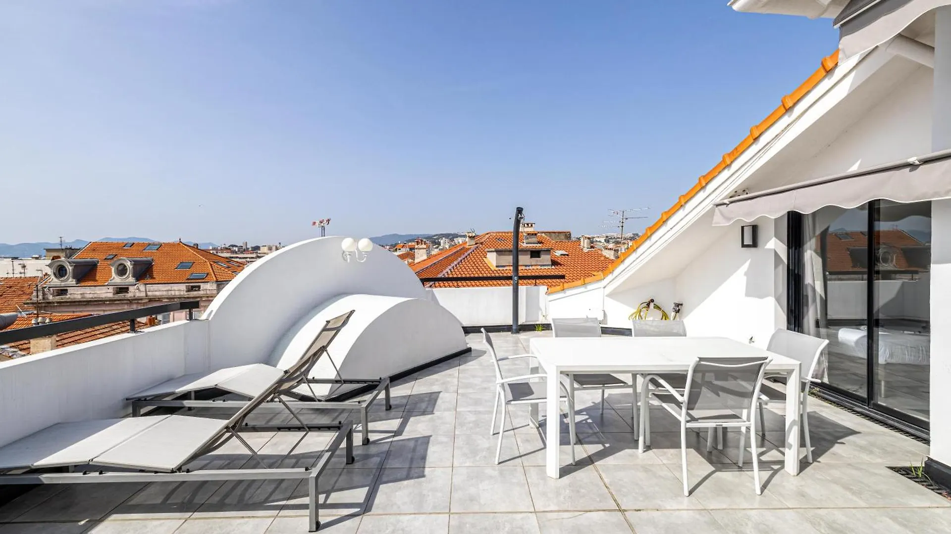 Luxury Penthouse 120 M2 In The Heart Of Cannes 0*,